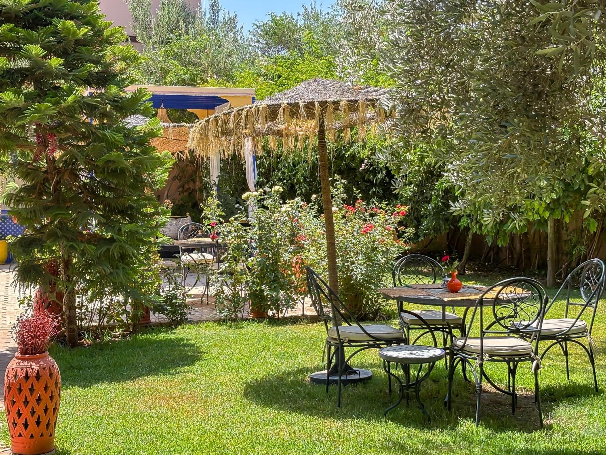 Bed and Breakfast Le Bleu House Sidi Abdallah Ghiat Exterior foto
